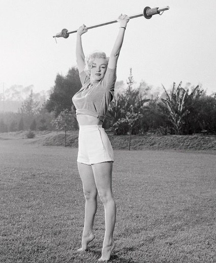 marilyn-monroe-diet-exercise-weight-training-weightlifting-workout